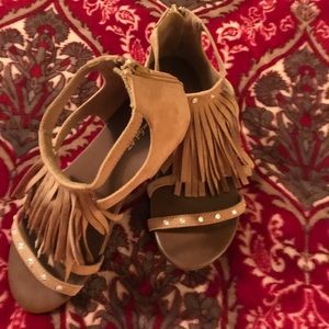 🎉SALE🎉3 for $15🎉🎉American eagle tan sandals💗